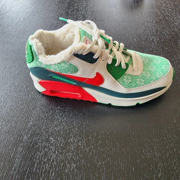 Nike Air Max Nordic "Ugly Sweater" Size: 6Y